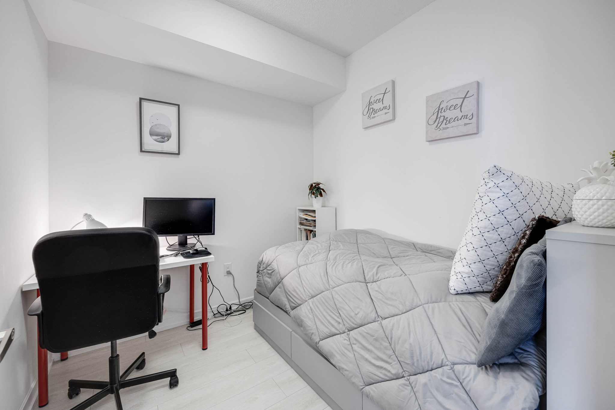 Toronto property showcase — delivered property photograph 23