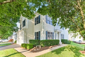 Hickory Hill Blvd 2001-S0207-002.jpg
