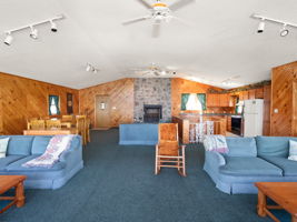  Photo 48