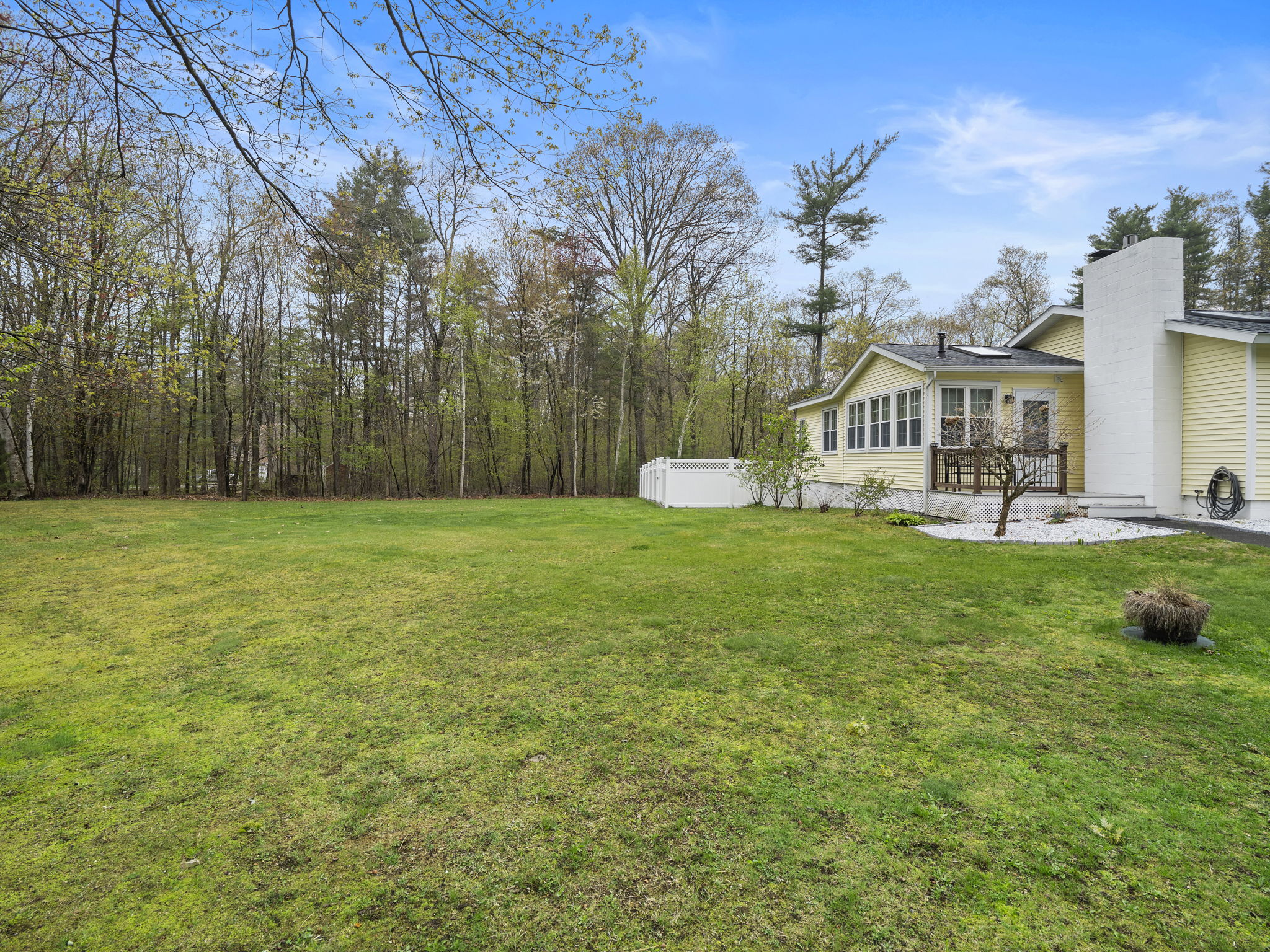 62 Old Chester Rd Derry NH 43