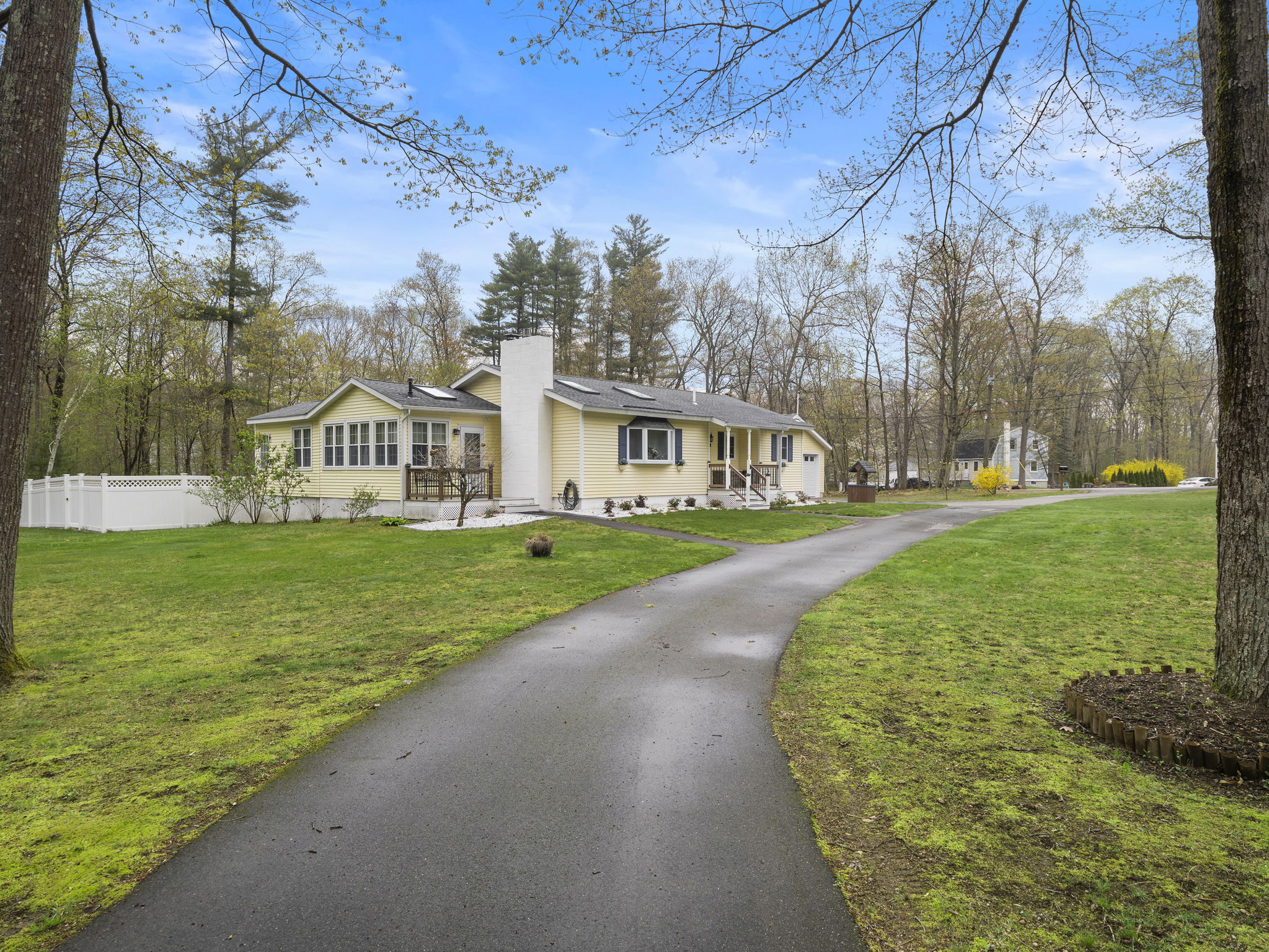 62 Old Chester Rd Derry NH 45