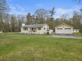 62 Old Chester Rd Derry NH 47