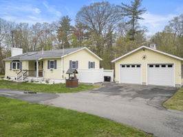 62 Old Chester Rd Derry NH 49