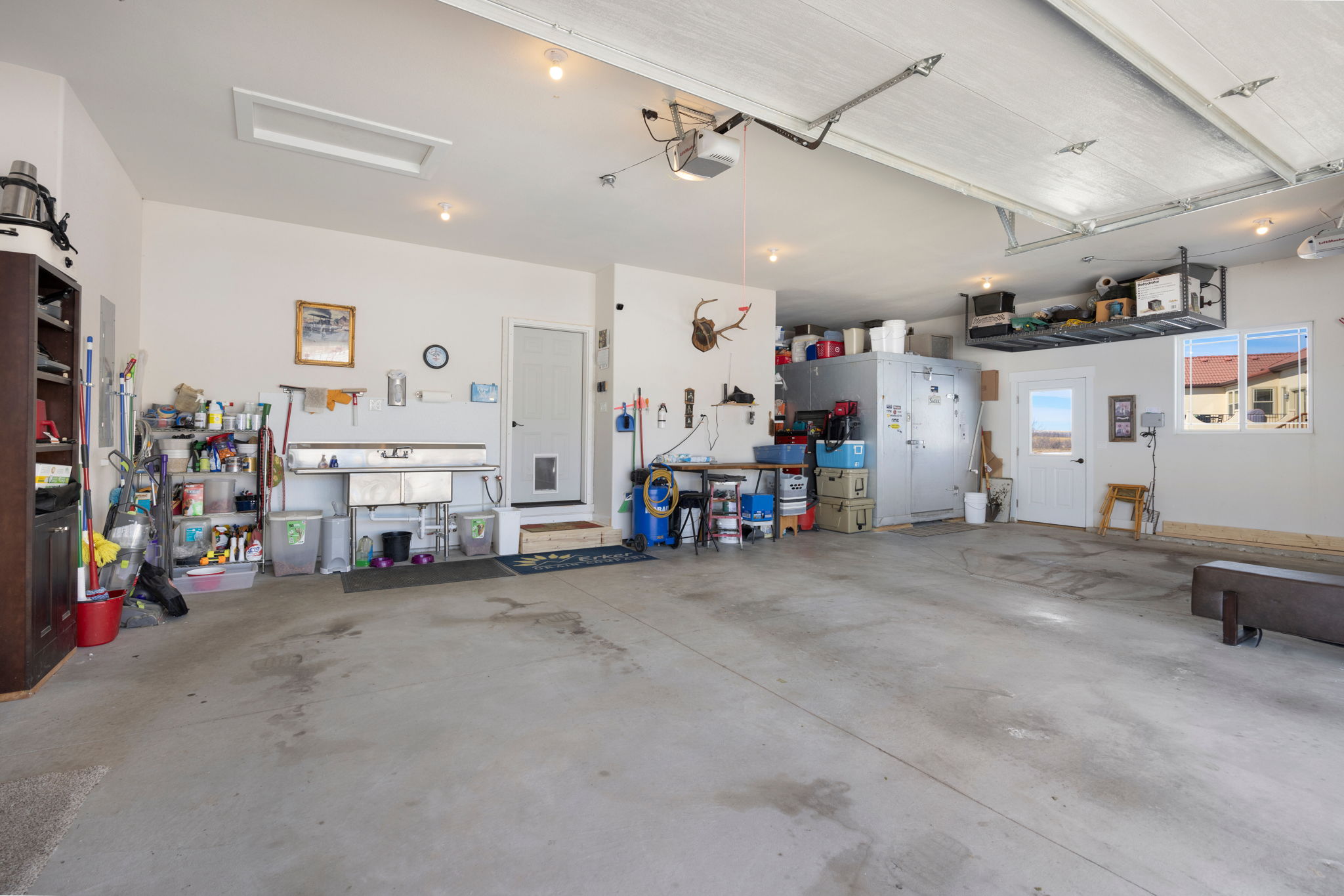 Oversized 3 Car Garage w/ Utility Sink & Storage