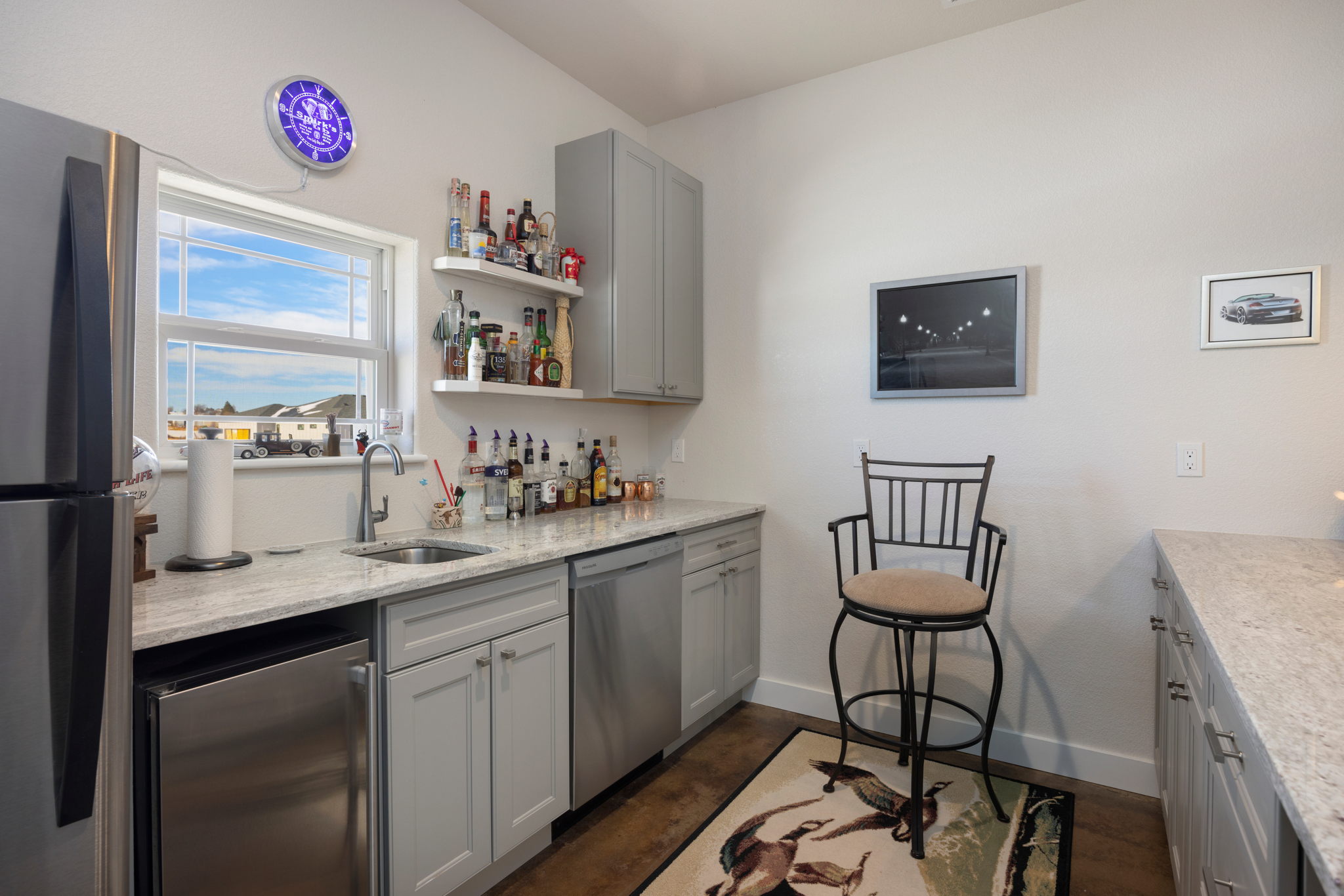 Bar (Walk-Out Basement)