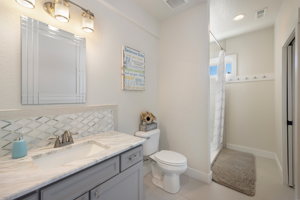 Bathroom (Walk-Out Basement)