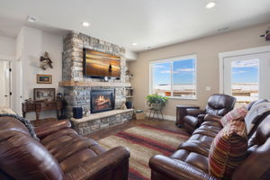 Family Room (Walk-Out Basement)