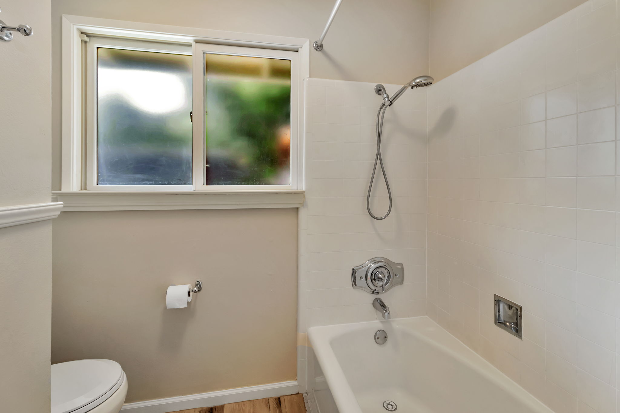 038_62 Warfield Dr  