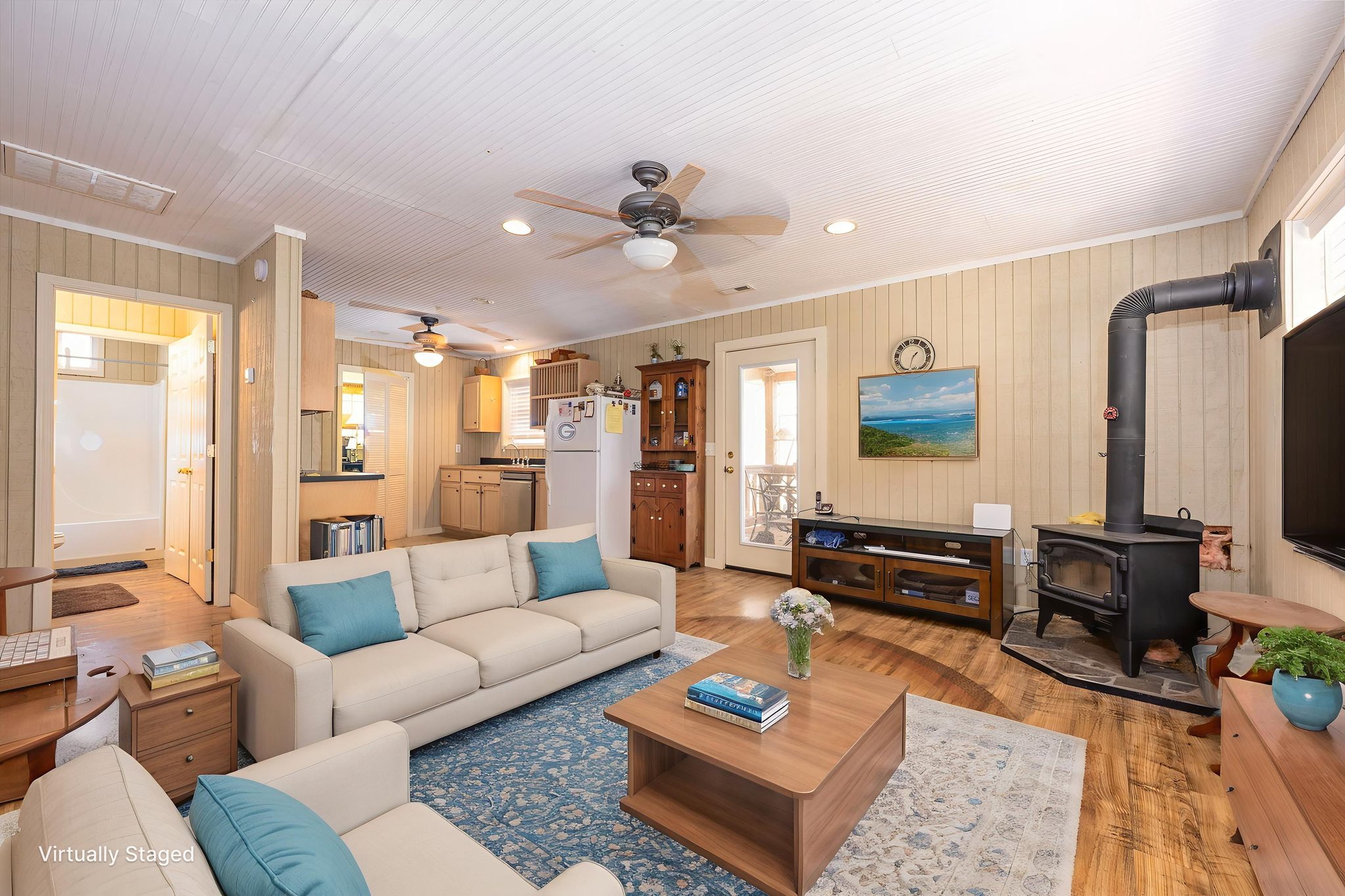 VDR_0913-Edit virtually staged.jpeg