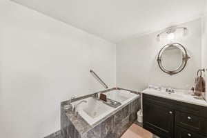 620 N Jackson St-S1907-015.jpg