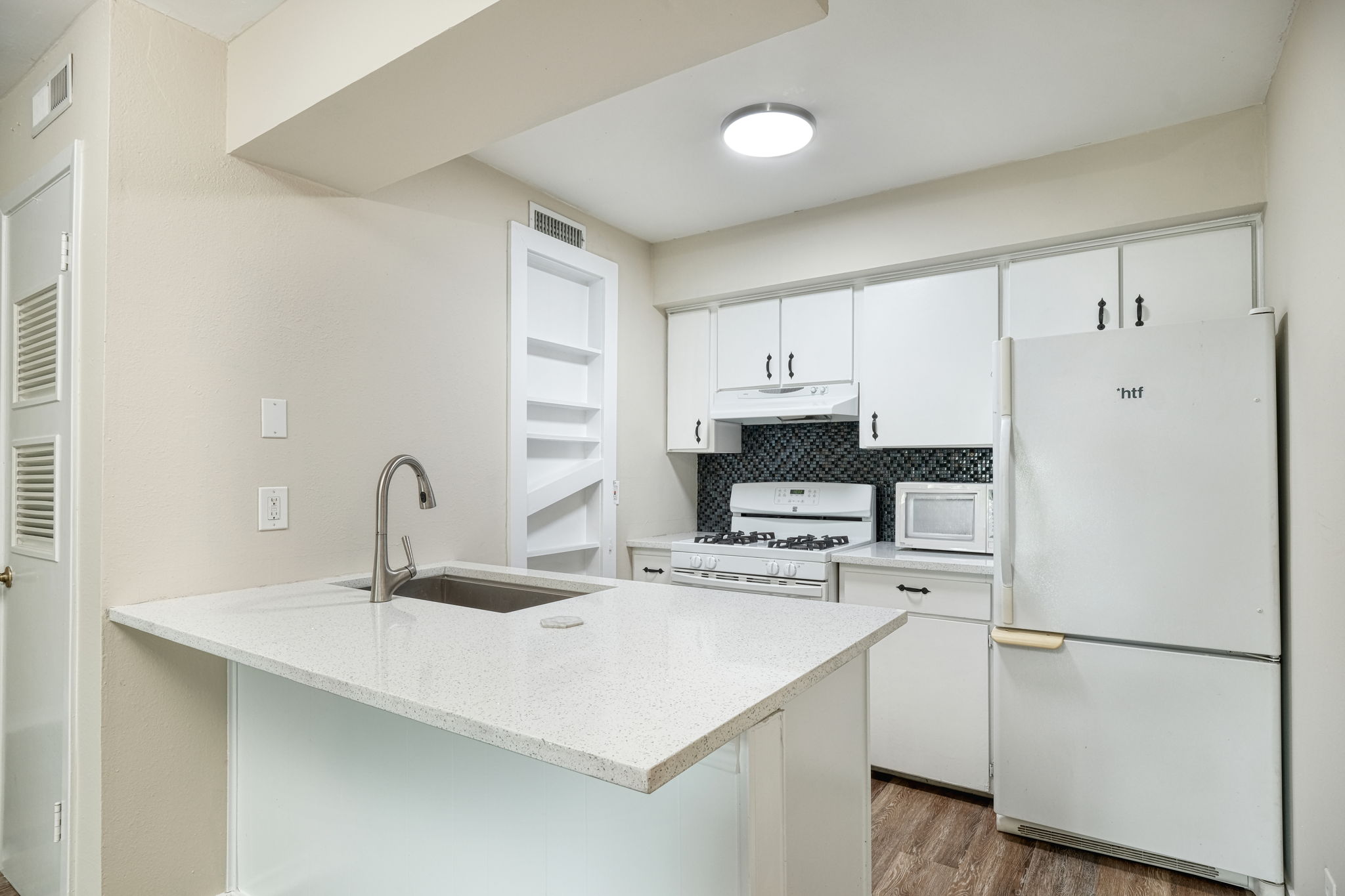 Kitchen/Breakfast Bar