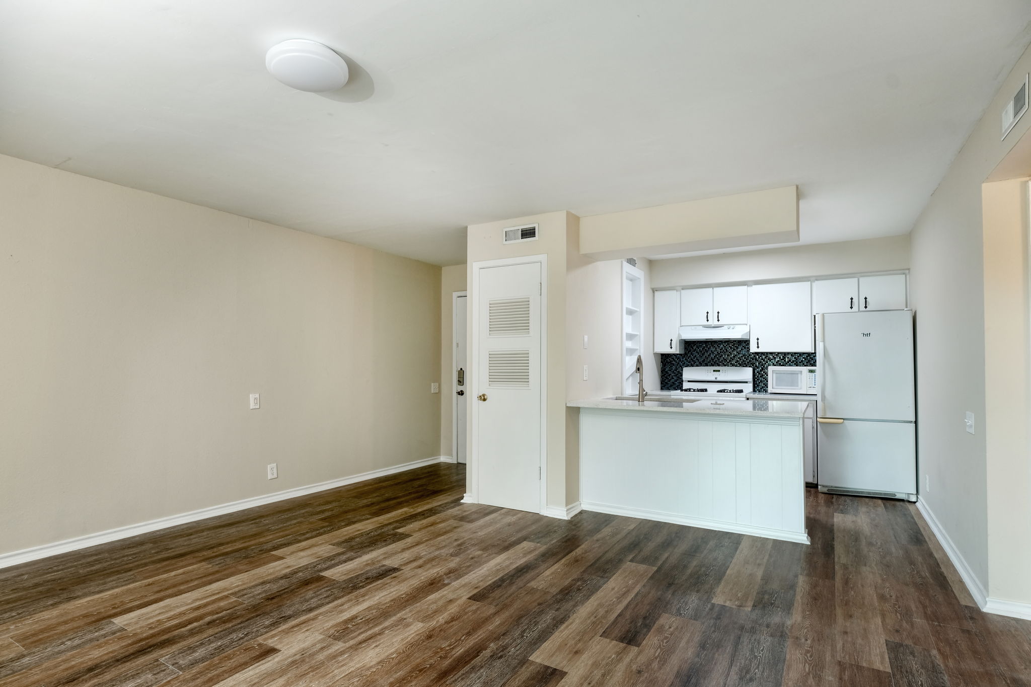 Living/Kitchen