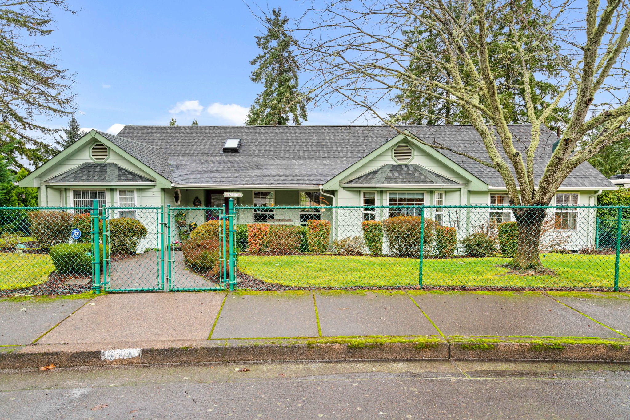 620 68th Pl.