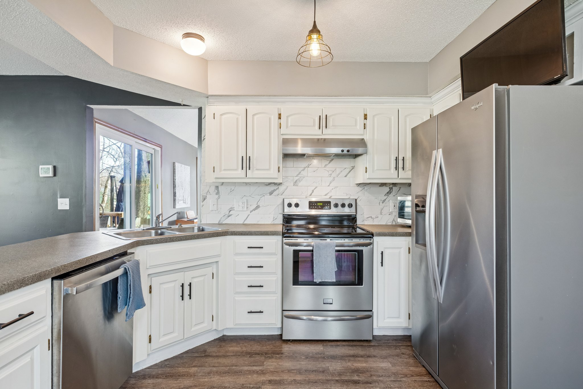 6200 NE 48th Terrace_008.jpg