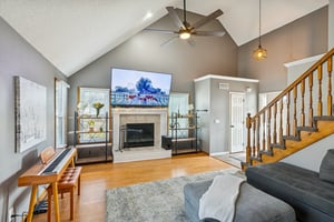 6200 NE 48th Terrace_003.jpg