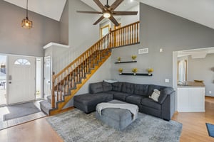 6200 NE 48th Terrace_004.jpg