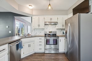 6200 NE 48th Terrace_008.jpg