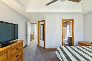 6200 NE 48th Terrace_016.jpg