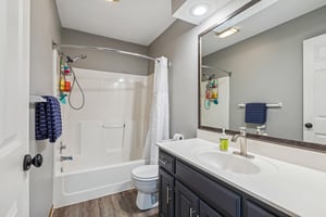 6200 NE 48th Terrace_023.jpg