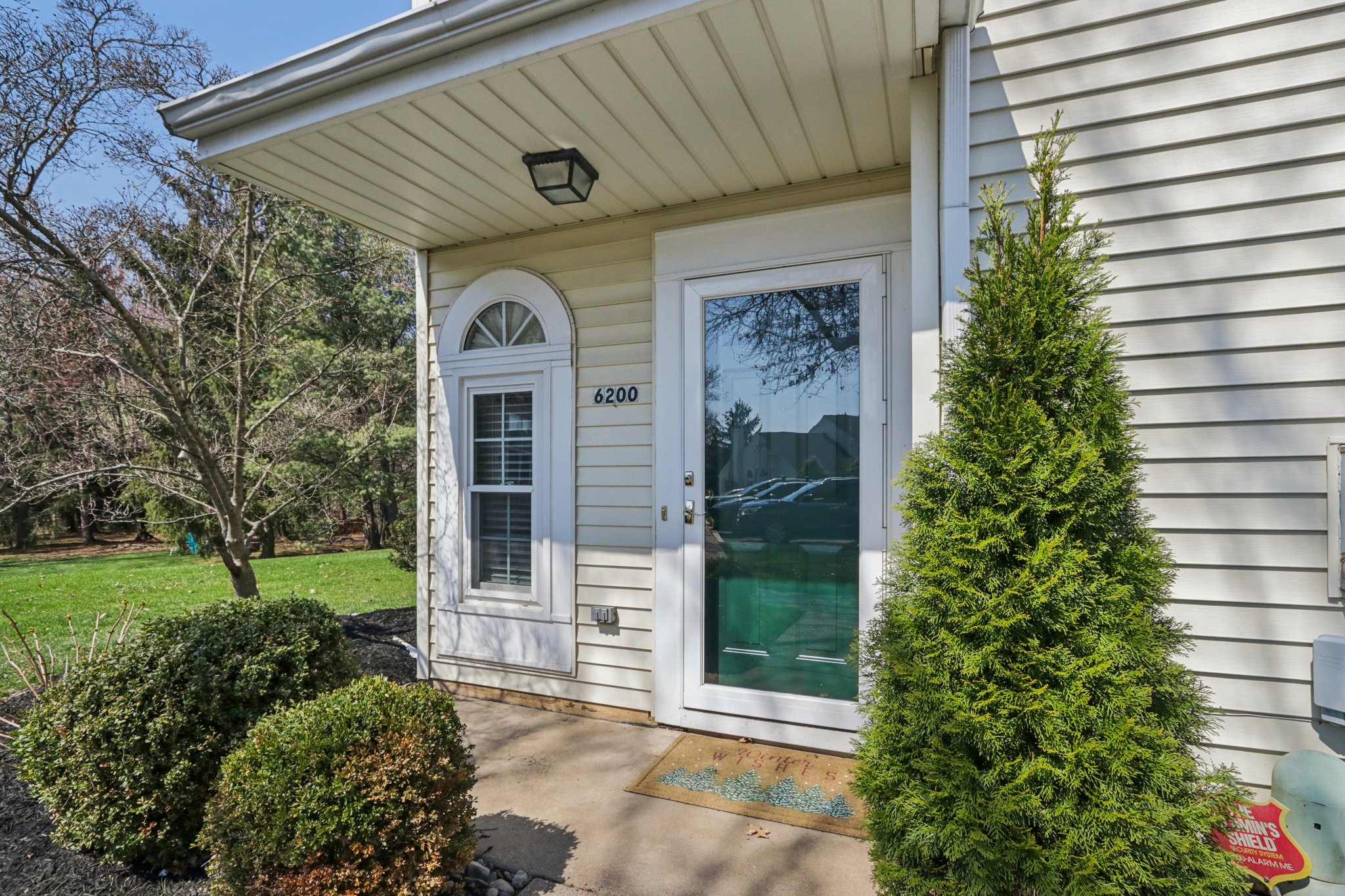 Front Patio-S2703-004.jpg