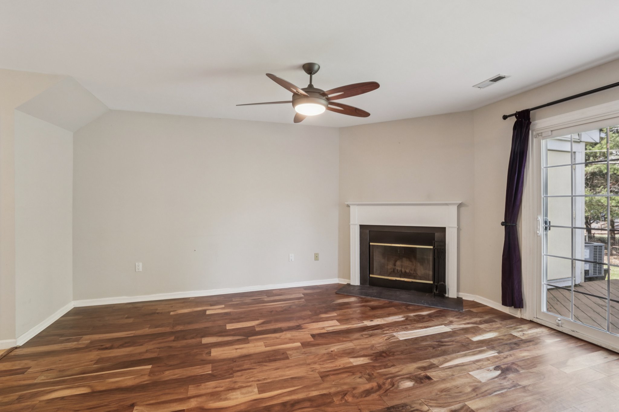 Rolling Hill Dr-S2703-013.jpg