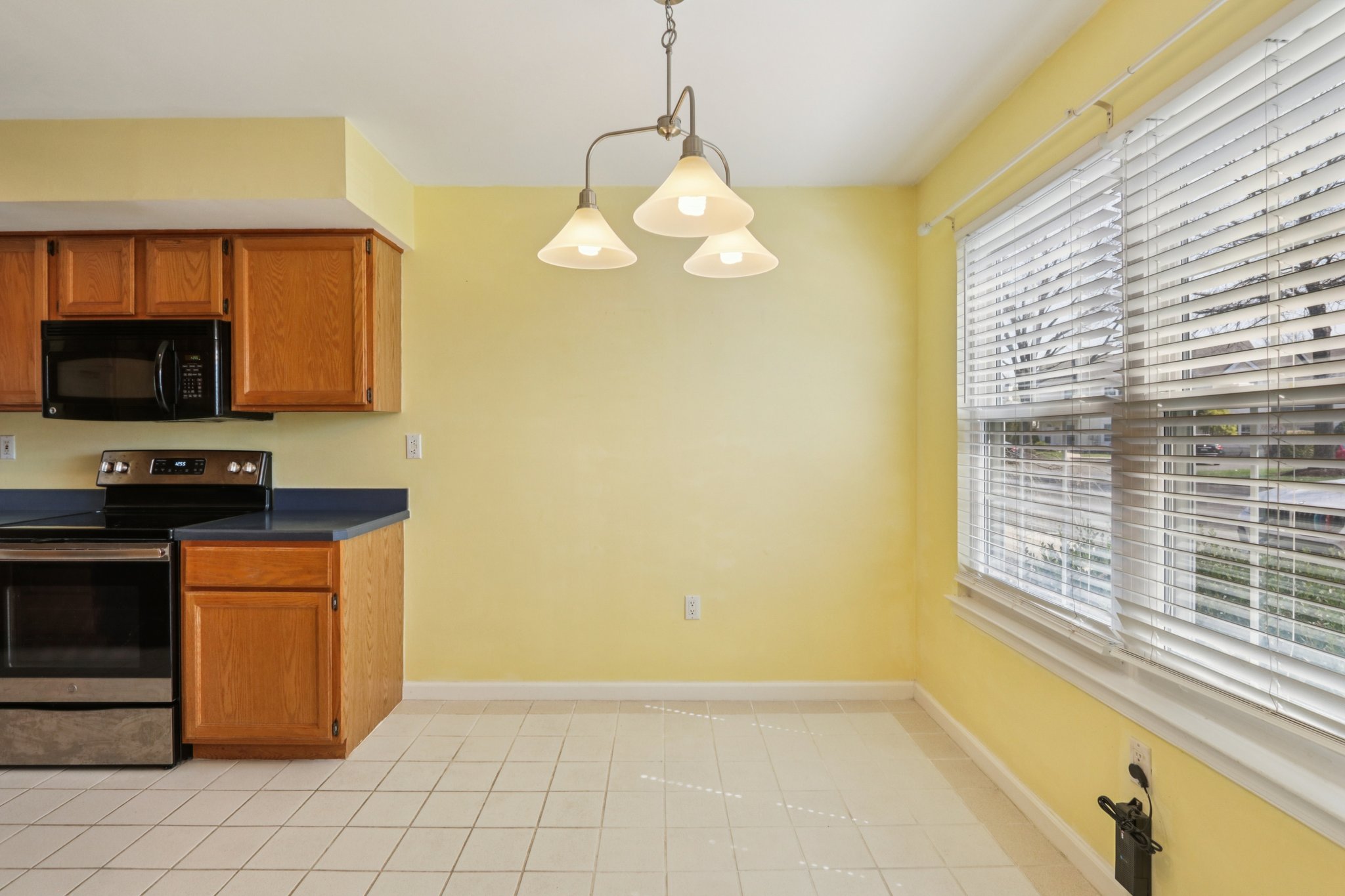 Rolling Hill Dr-S2703-019.jpg