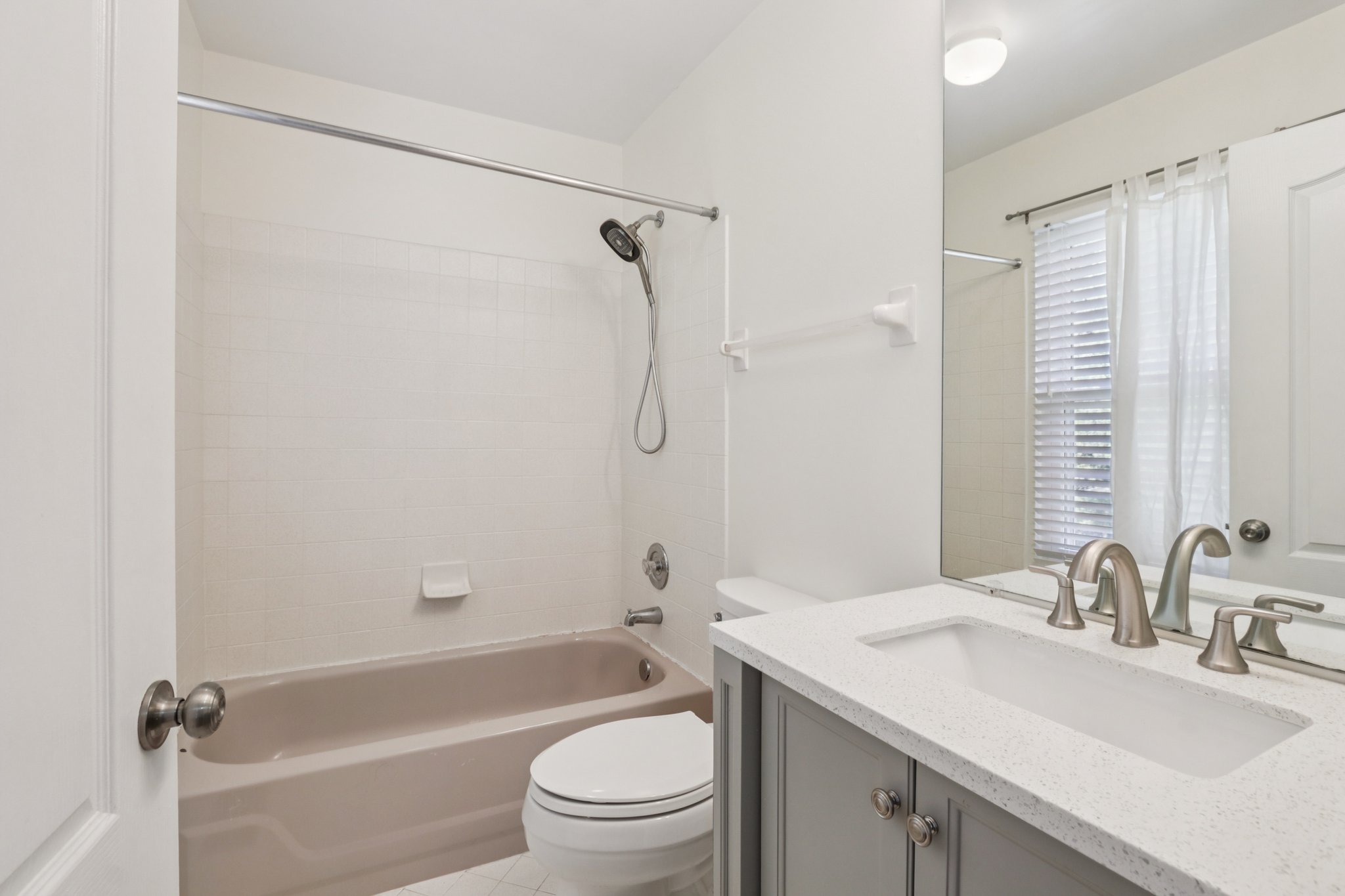 Rolling Hill Dr-S2703-033.jpg