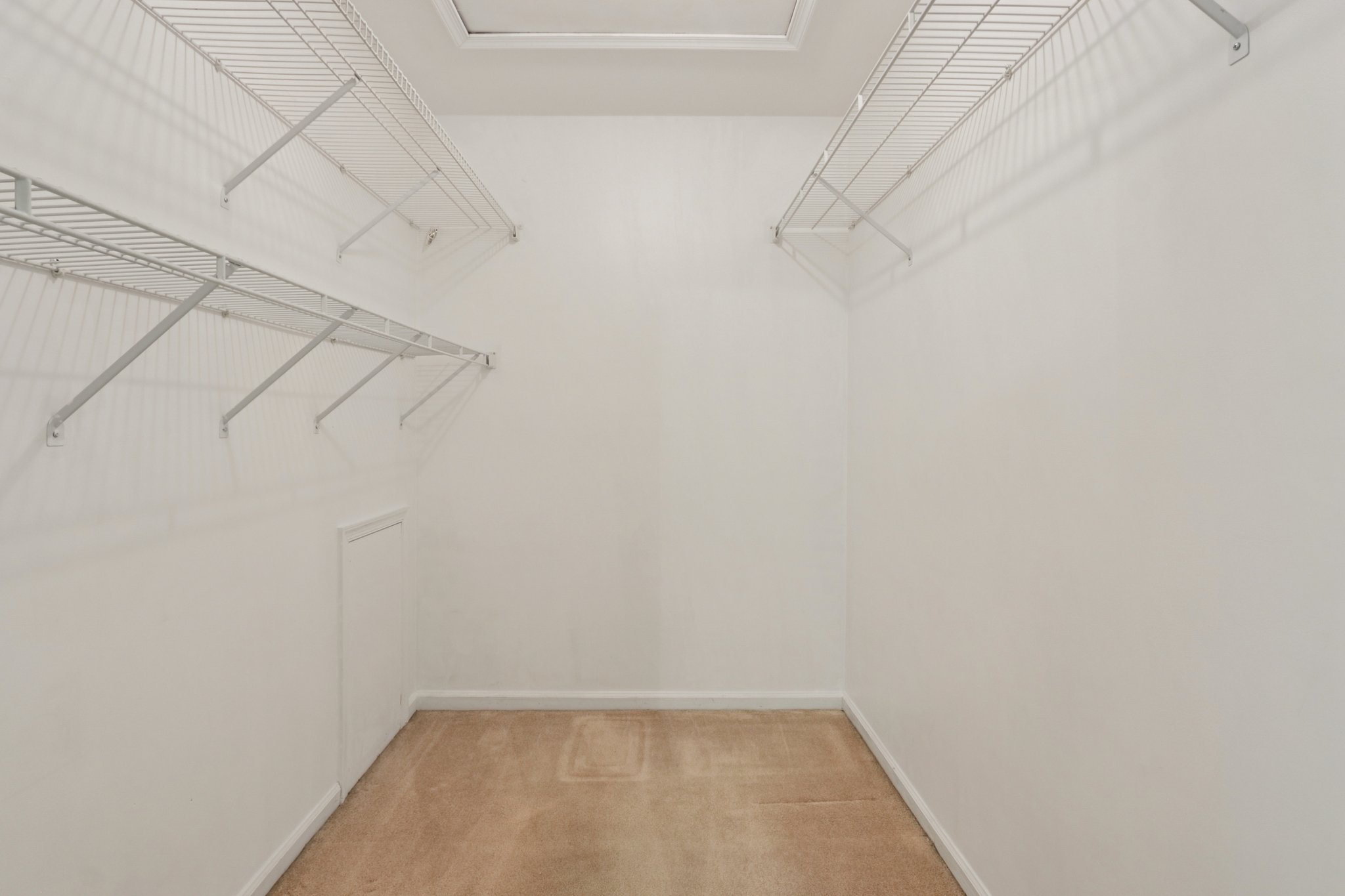 Rolling Hill Dr-S2703-034.jpg