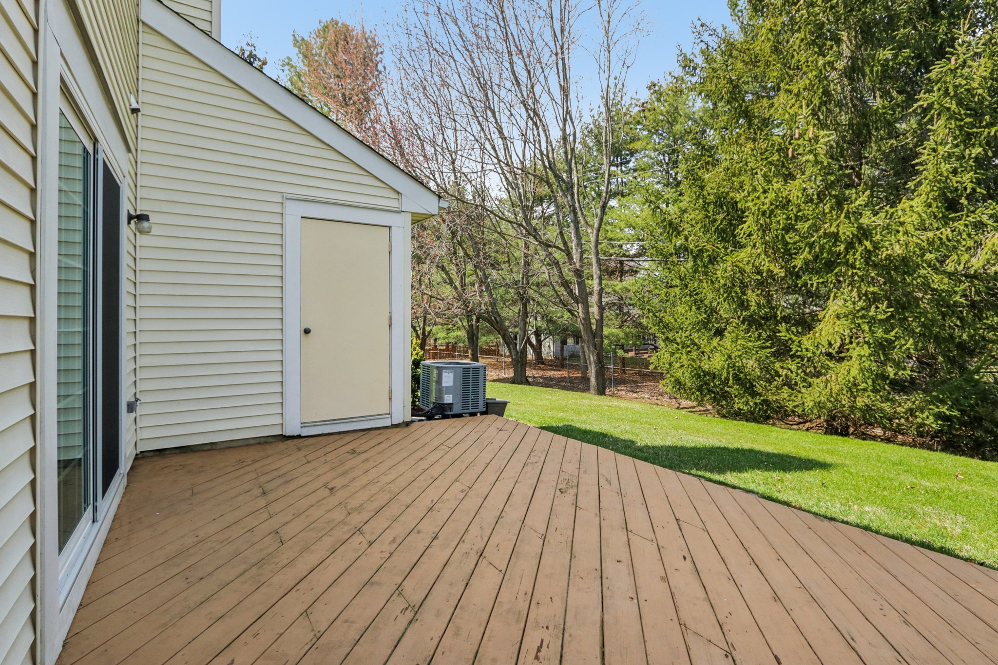 Rolling Hill Dr-S2703-042.jpg