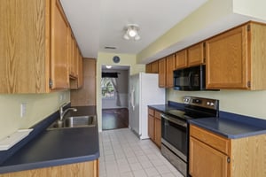 Rolling Hill Dr-S2703-024.jpg