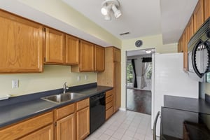 Rolling Hill Dr-S2703-025.jpg