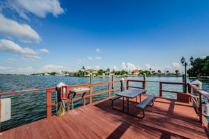 24-Dock