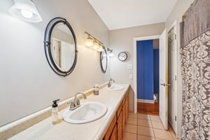 Winnequah Rd-S1001-024.jpg