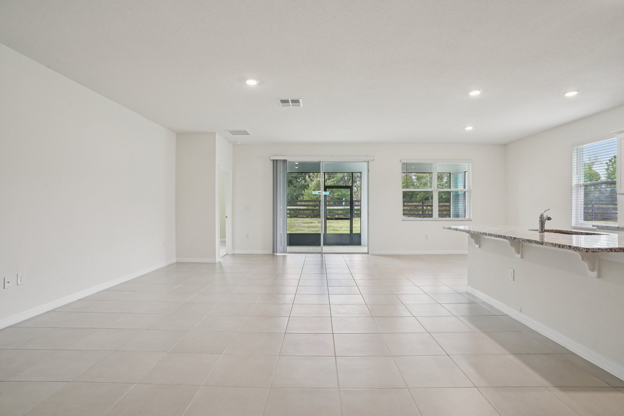 SW 93rd Loop-S0410-007.jpg