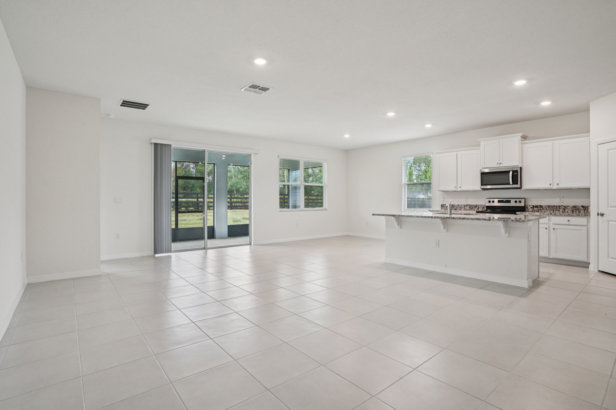 SW 93rd Loop-S0410-008.jpg