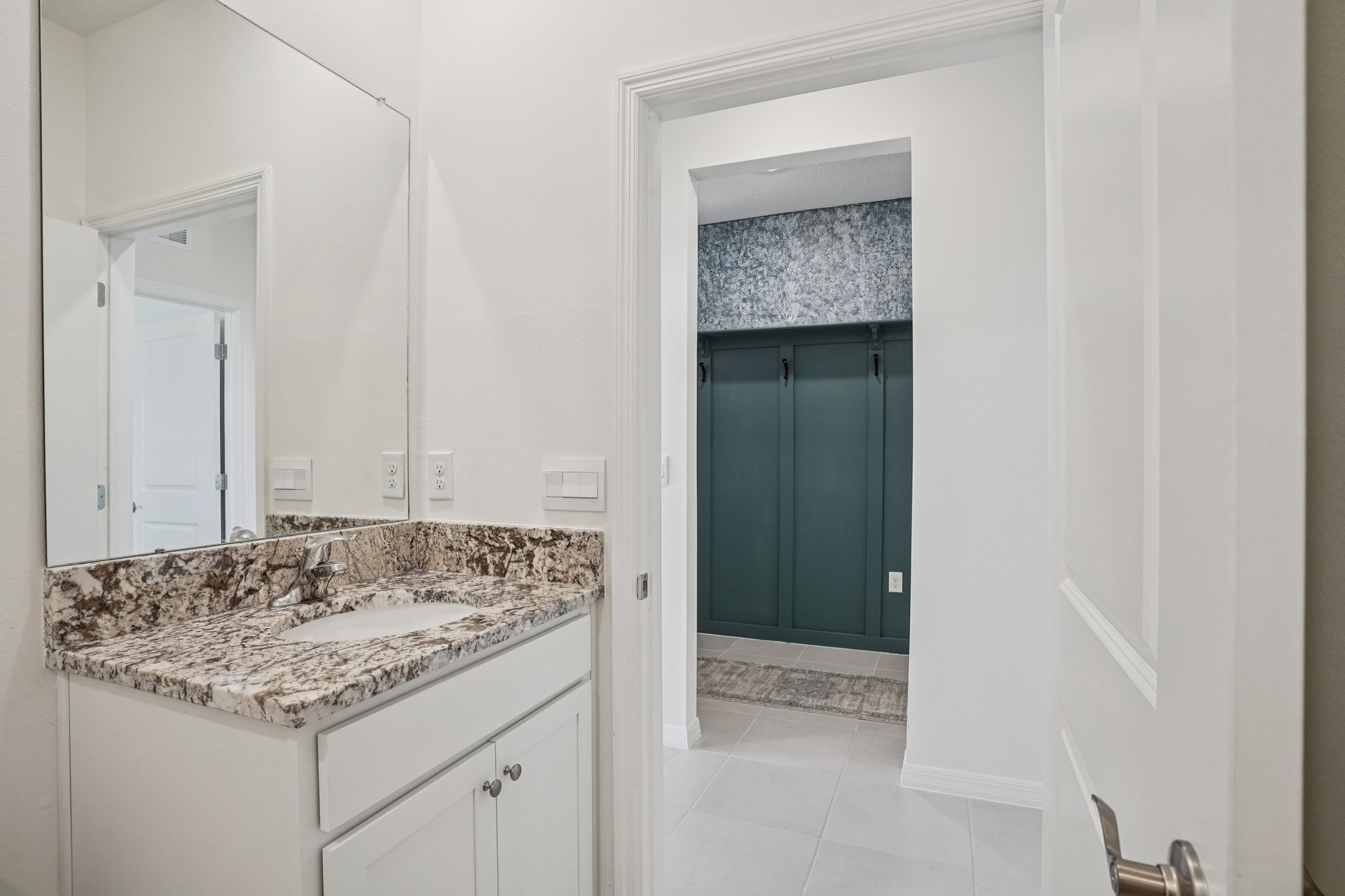 SW 93rd Loop-S0410-018.jpg