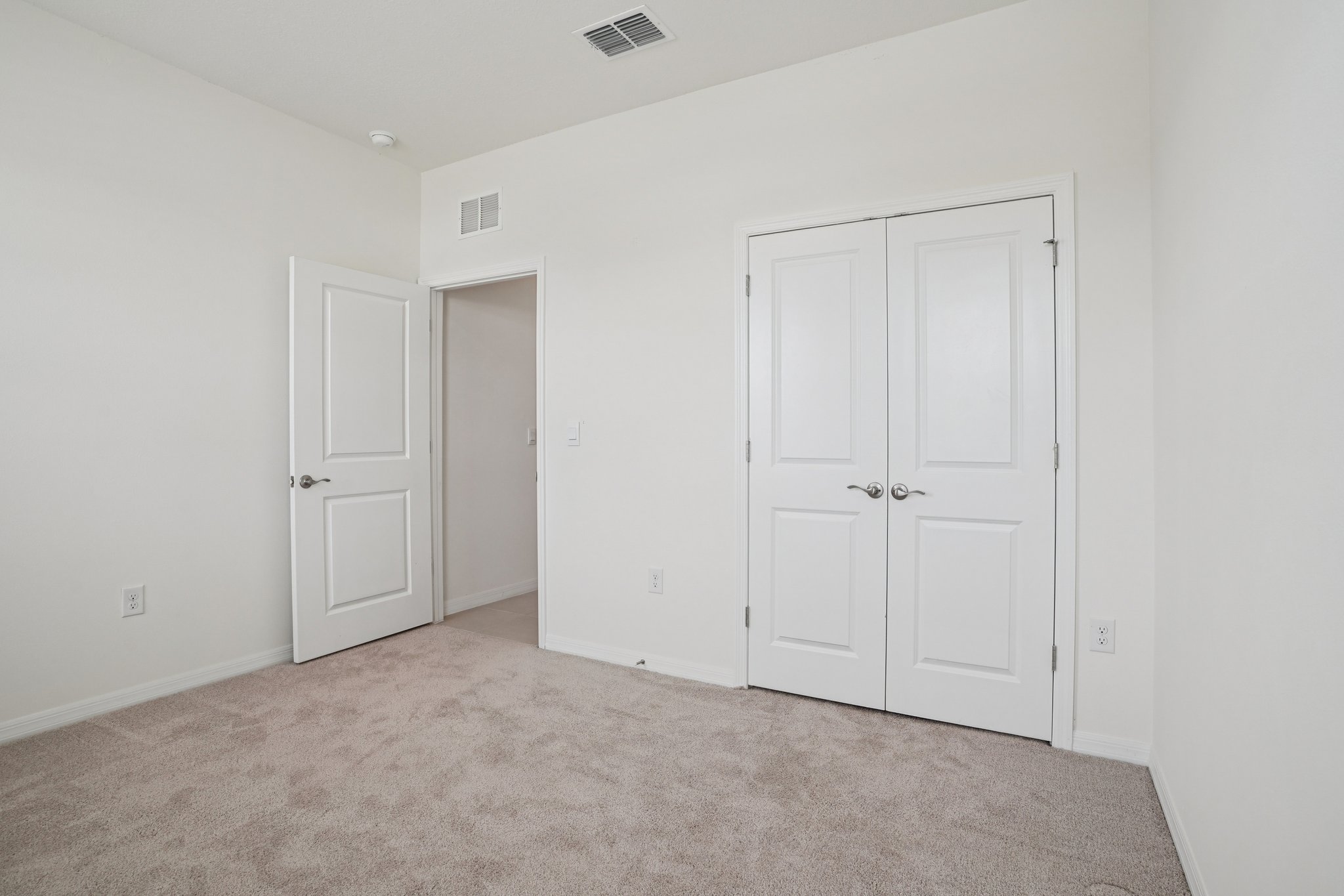 SW 93rd Loop-S0410-027.jpg