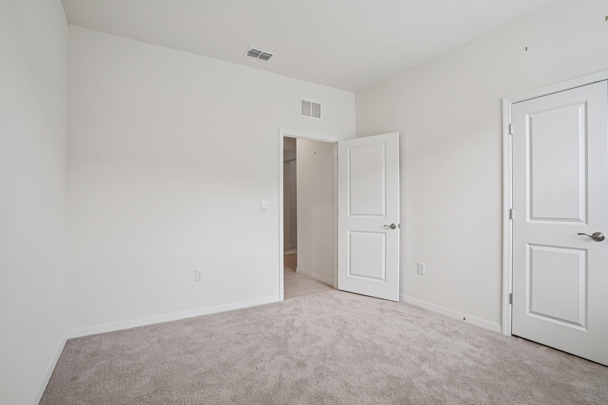 SW 93rd Loop-S0410-032.jpg