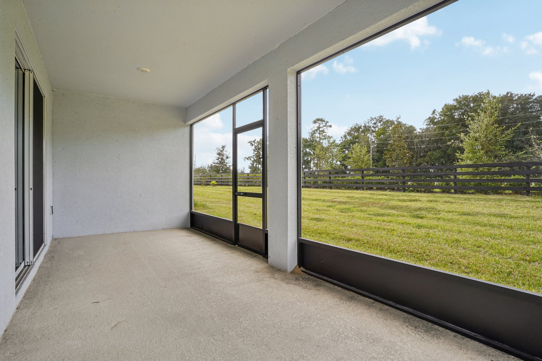 SW 93rd Loop-S0410-034.jpg