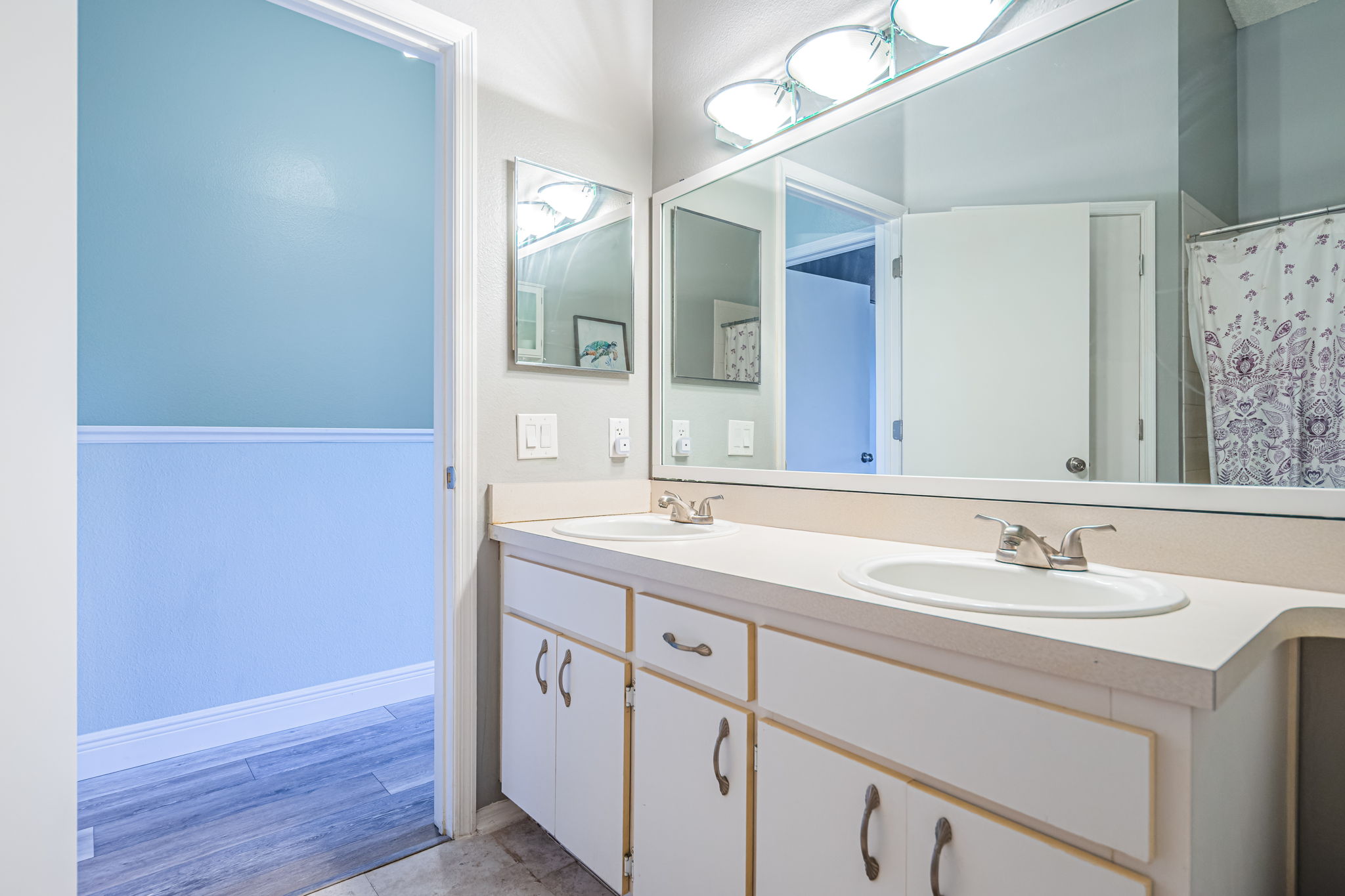 Bathroom 1b