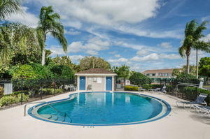 4-Bayside Key Pool