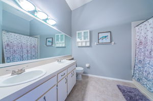 Bathroom 1a