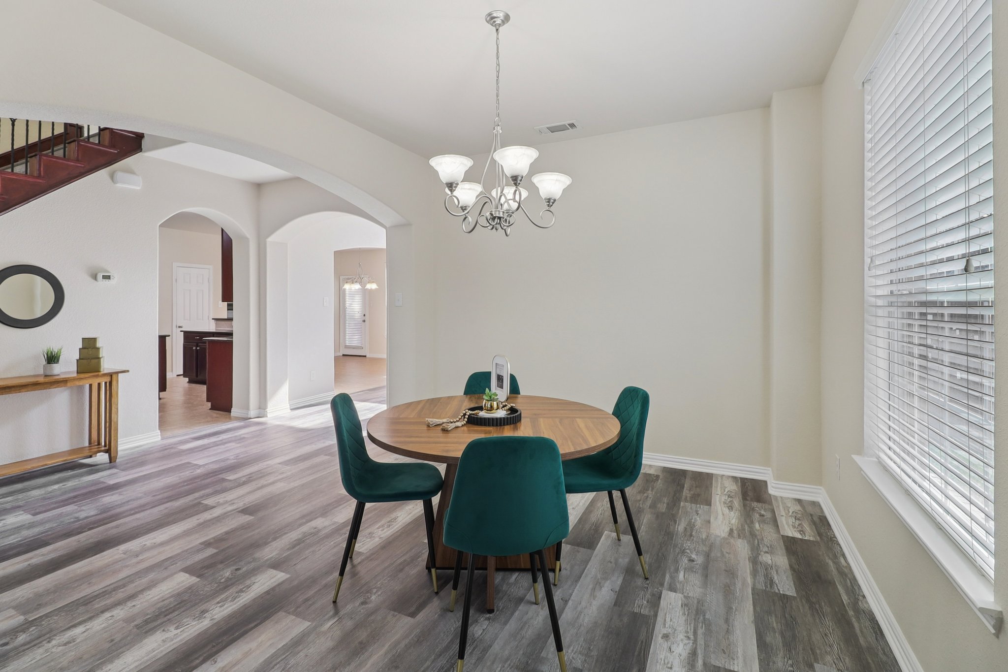 Weaver Dr-S0509-007.jpg