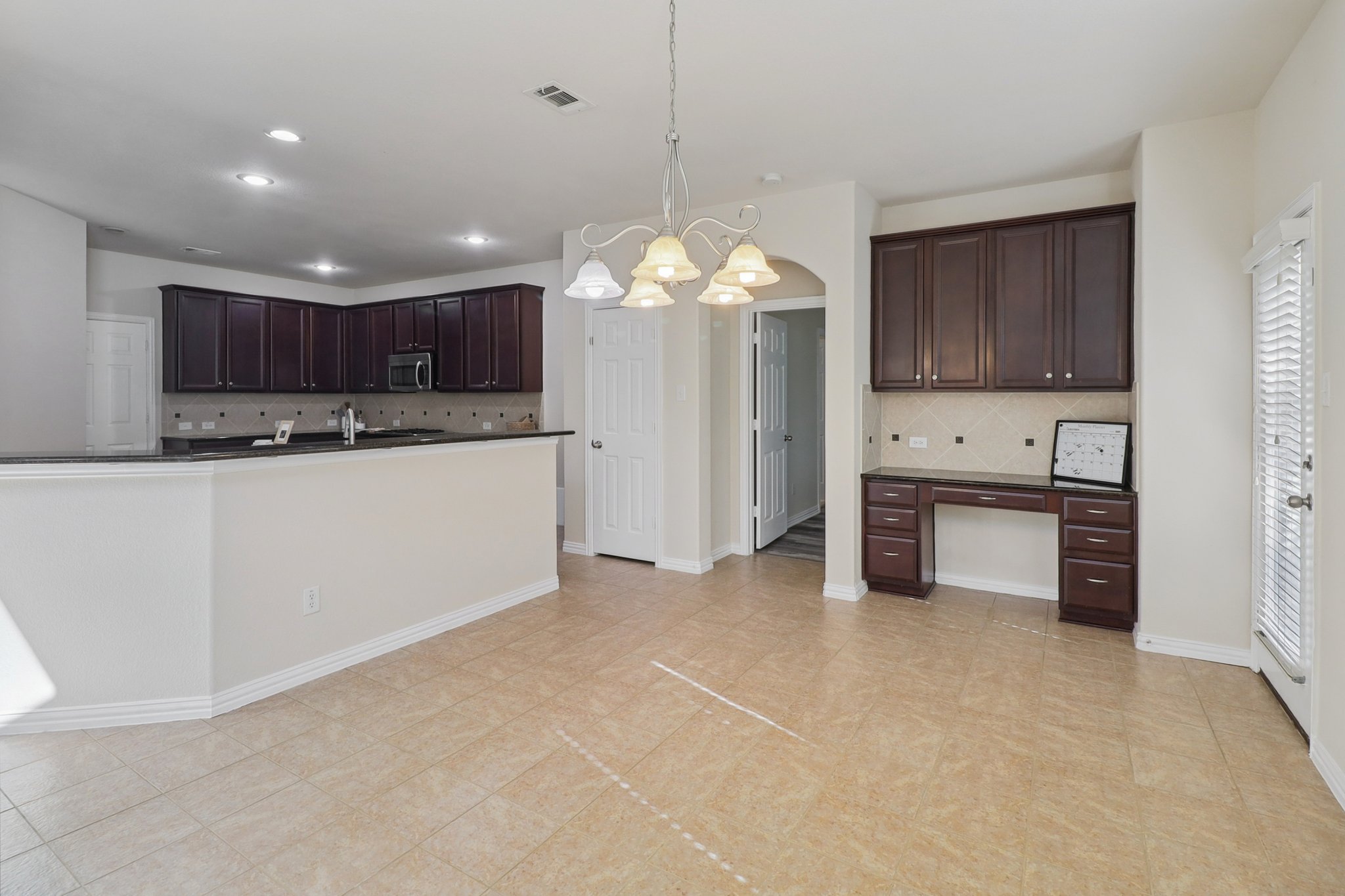 Weaver Dr-S0509-010.jpg
