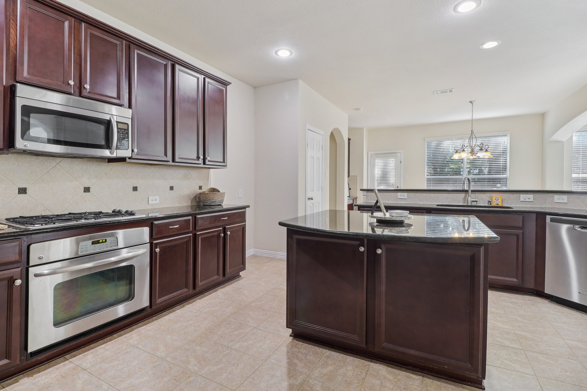 Weaver Dr-S0509-012.jpg