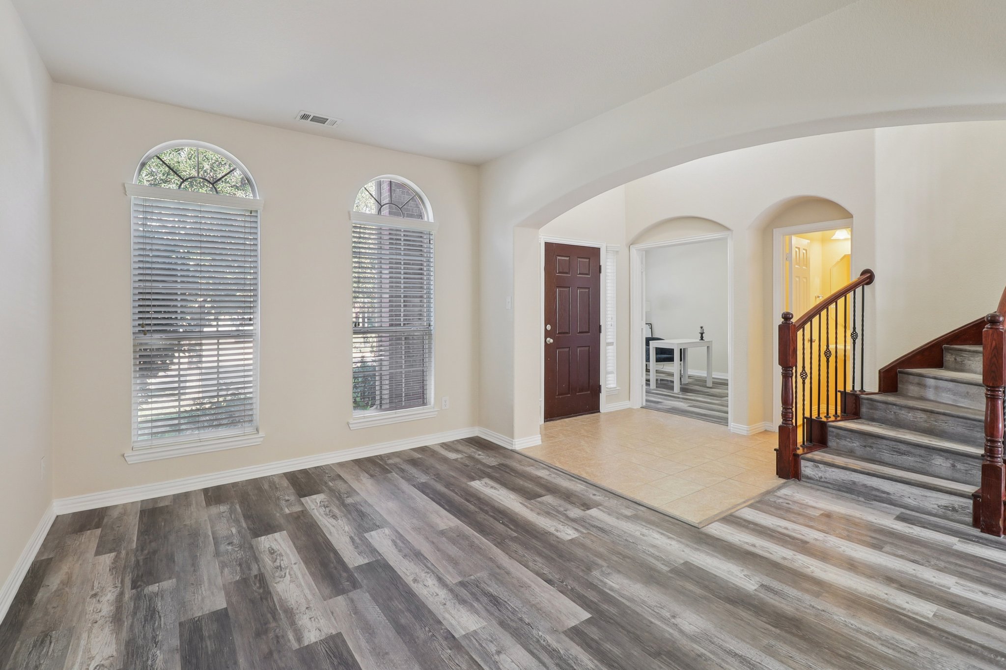Weaver Dr-S0509-017.jpg