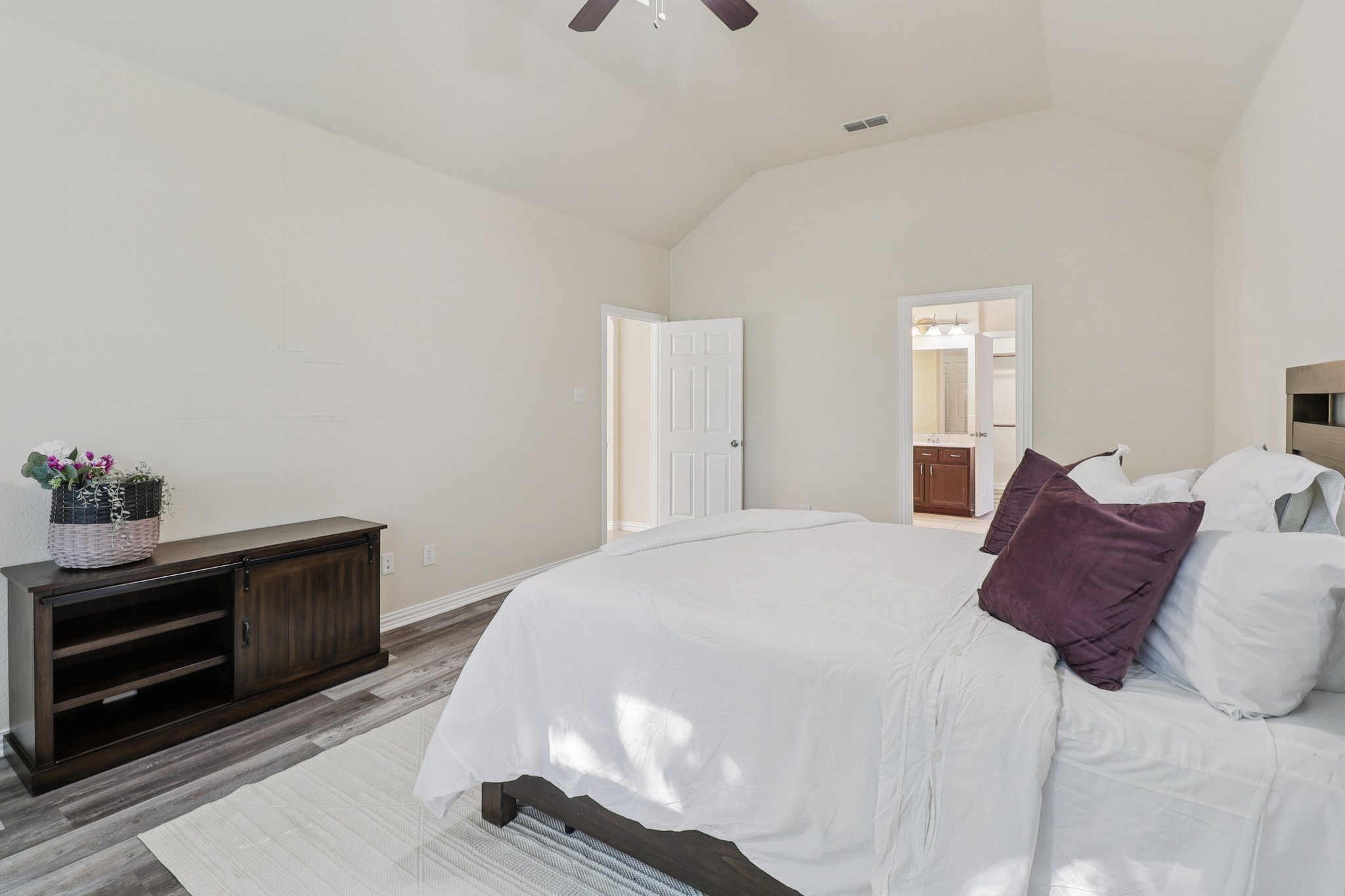 Weaver Dr-S0509-023.jpg
