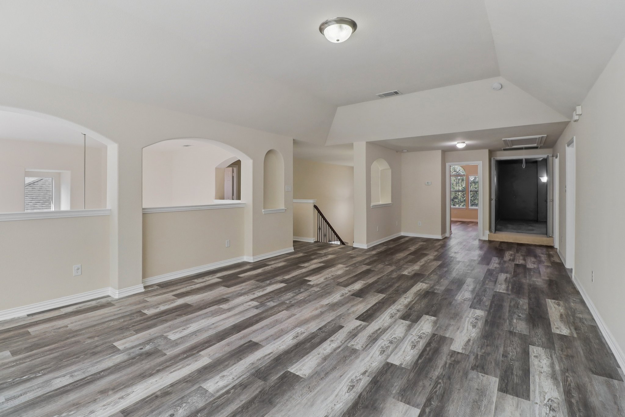 Weaver Dr-S0509-029.jpg