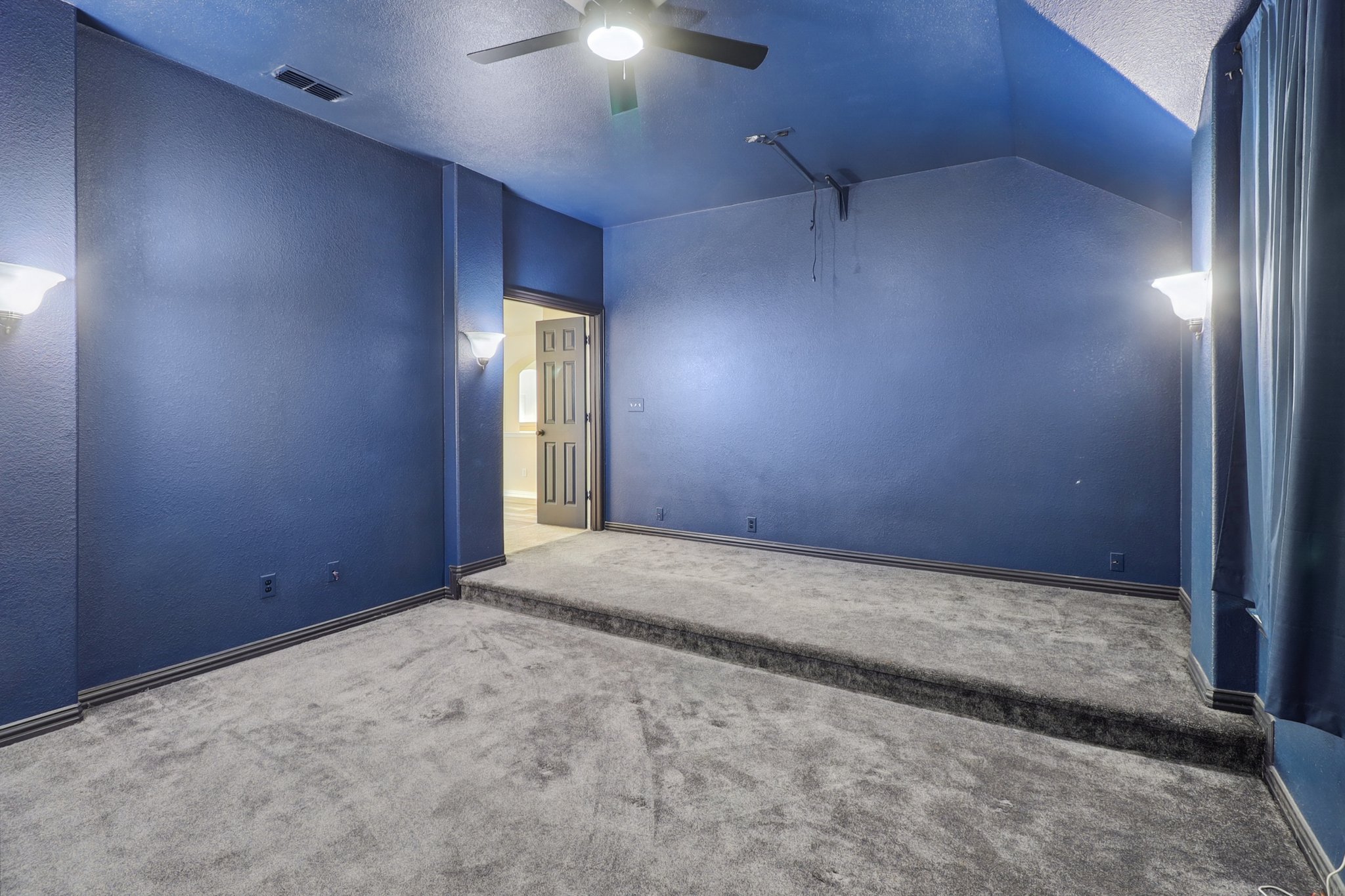 Weaver Dr-S0509-031.jpg