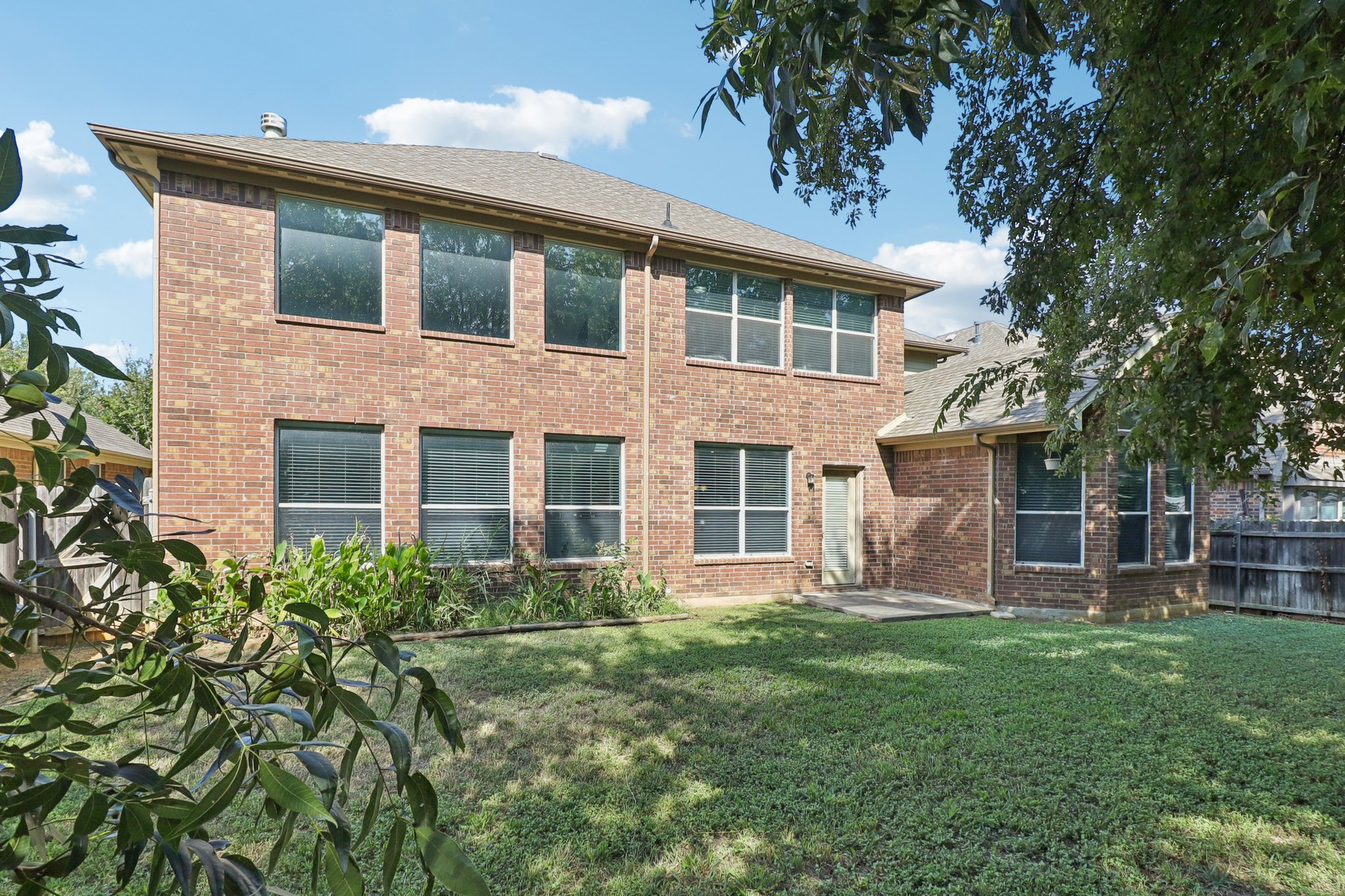 Weaver Dr-S0509-044.jpg